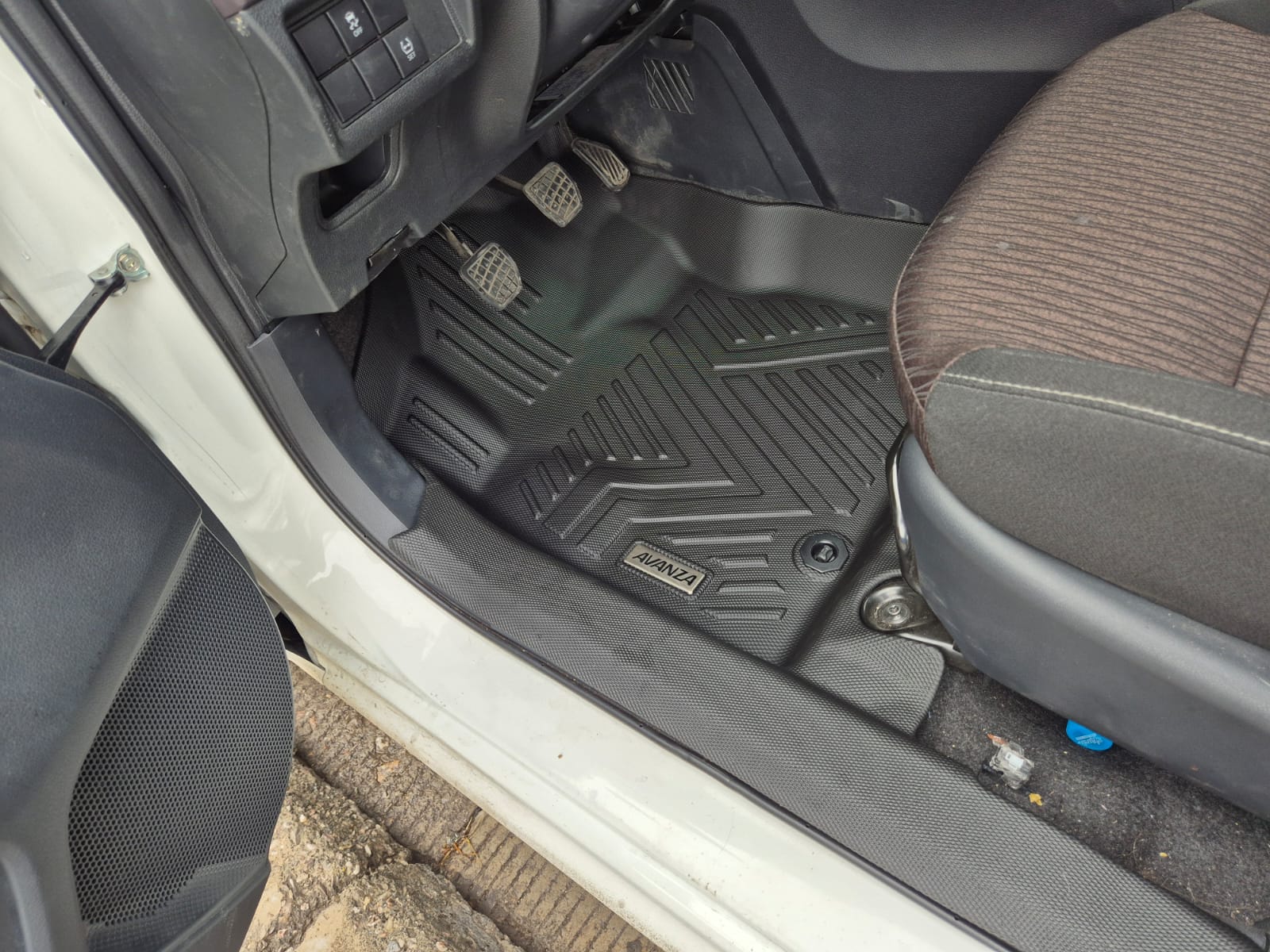 Tapetes para Toyota Avanza 2022 - Image 13