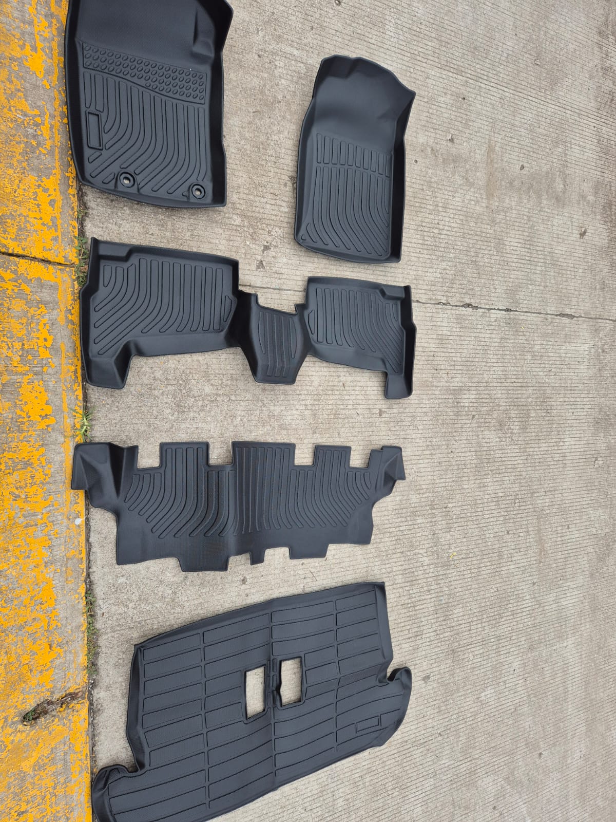 Tapetes para Toyota Avanza 2022 - Image 6