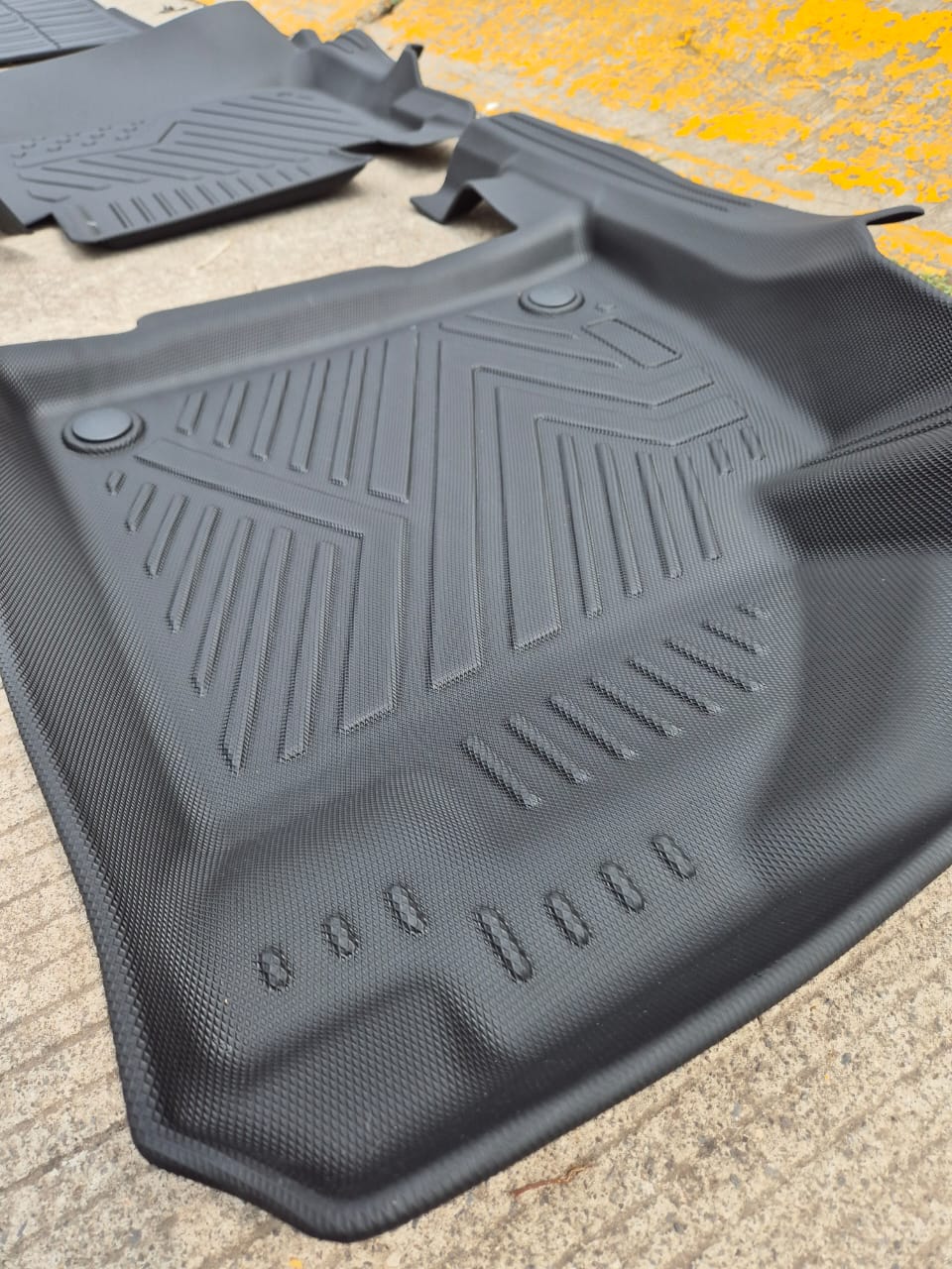 Tapetes para Toyota Avanza 2022 - Image 4