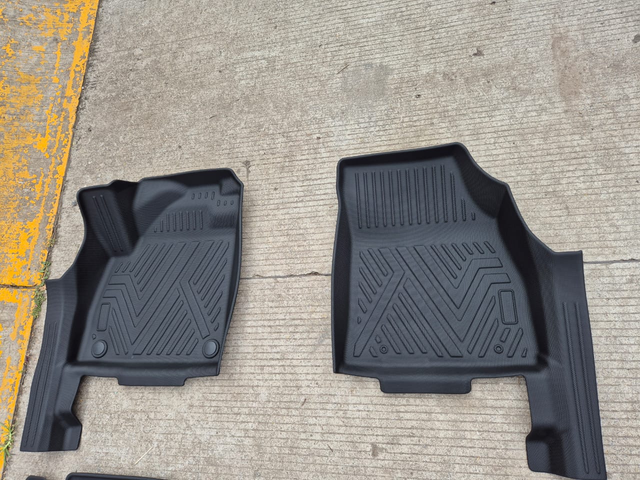 Tapetes para Toyota Avanza 2022 - Image 19