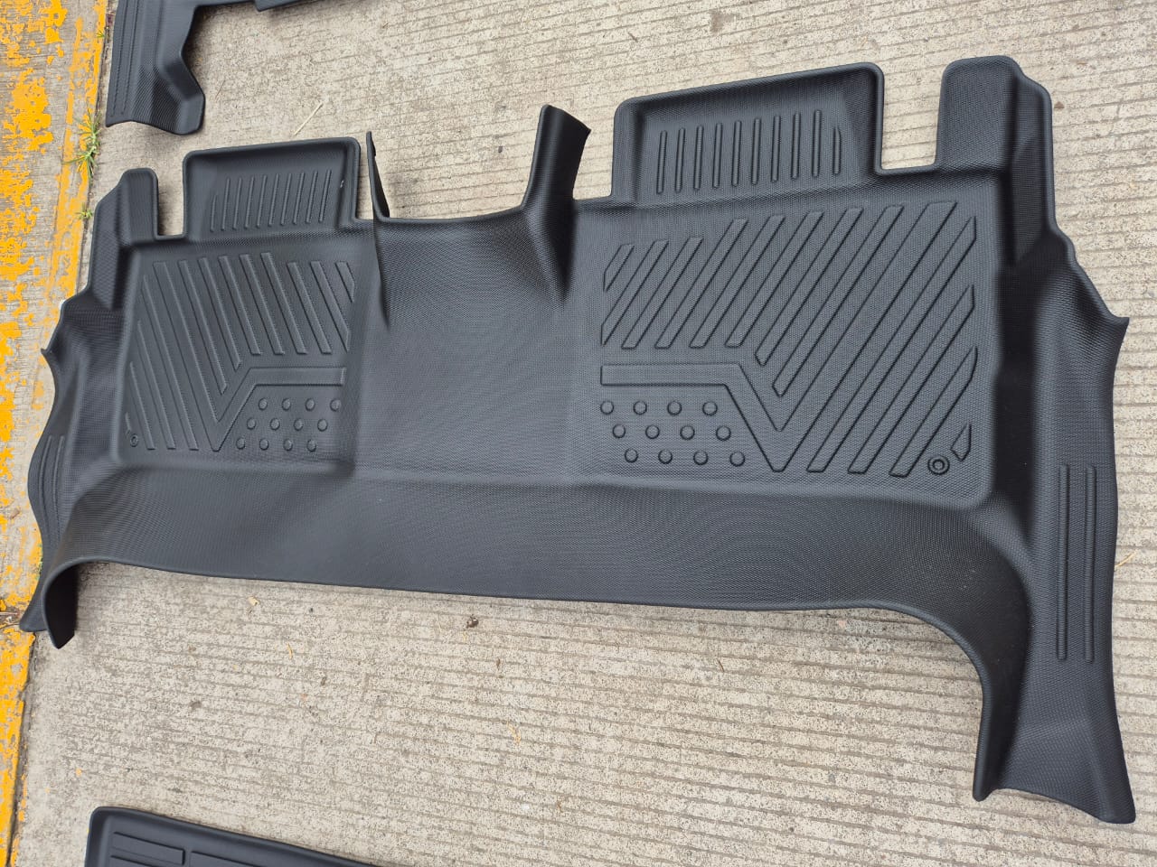 Tapetes para Toyota Avanza 2022 - Image 20