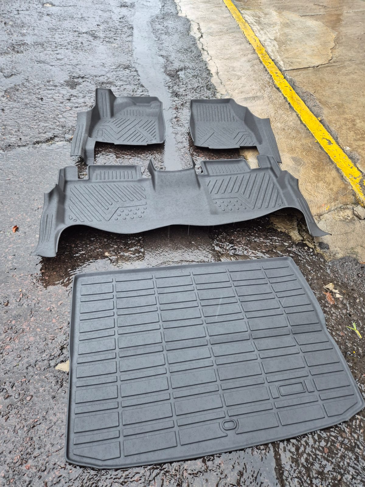 Tapetes para Ford Territory 5D - 2022 en adelante ( 4 píezas ) - Image 6